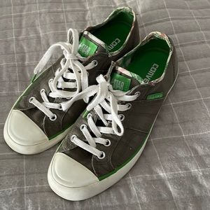 Lady All Star Converse-size 7 -gently worn but many years of life left in them!